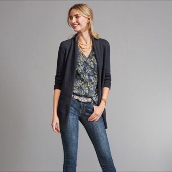 CAbi Sweaters - Cabi Victoria Sweater